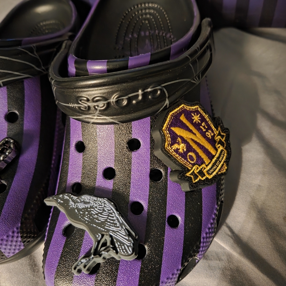 Crocs WEDNESDAY Nevermore Siza 6 NWT - Picture 11 of 11